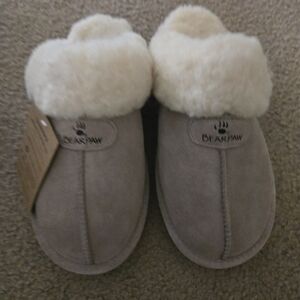 BearPaw Womens' Brown Slippers with Cream Lining